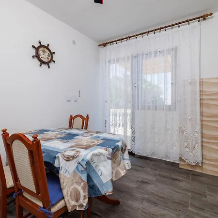 Apartment Dalibor Lukovo Sugarje Exterior photo